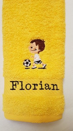 Kinder-Handtuch: gelb Motiv: Mario, der Fußballjunge\\n\\n02.07.2016 16:41